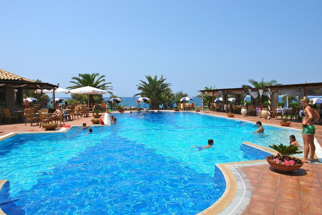Hotel Oasis Kipariszía Kültér fotó