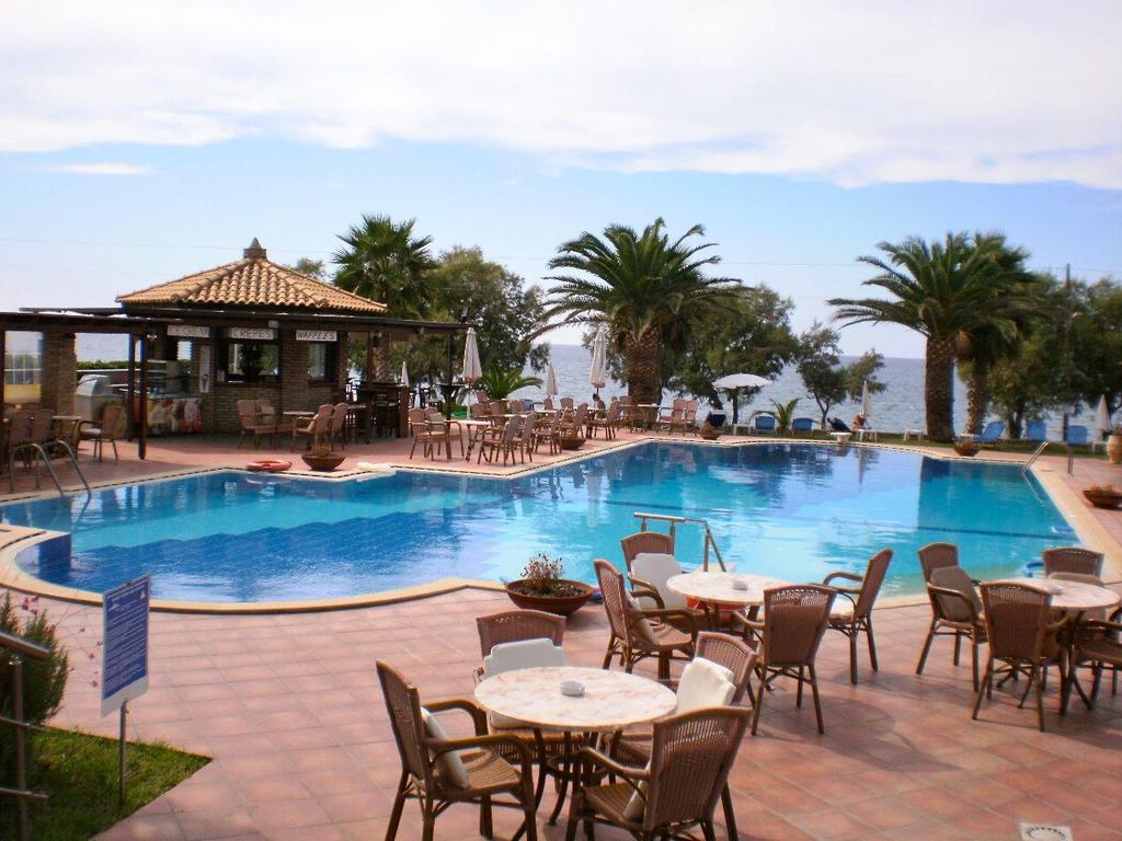 Hotel Oasis Kipariszía Kültér fotó