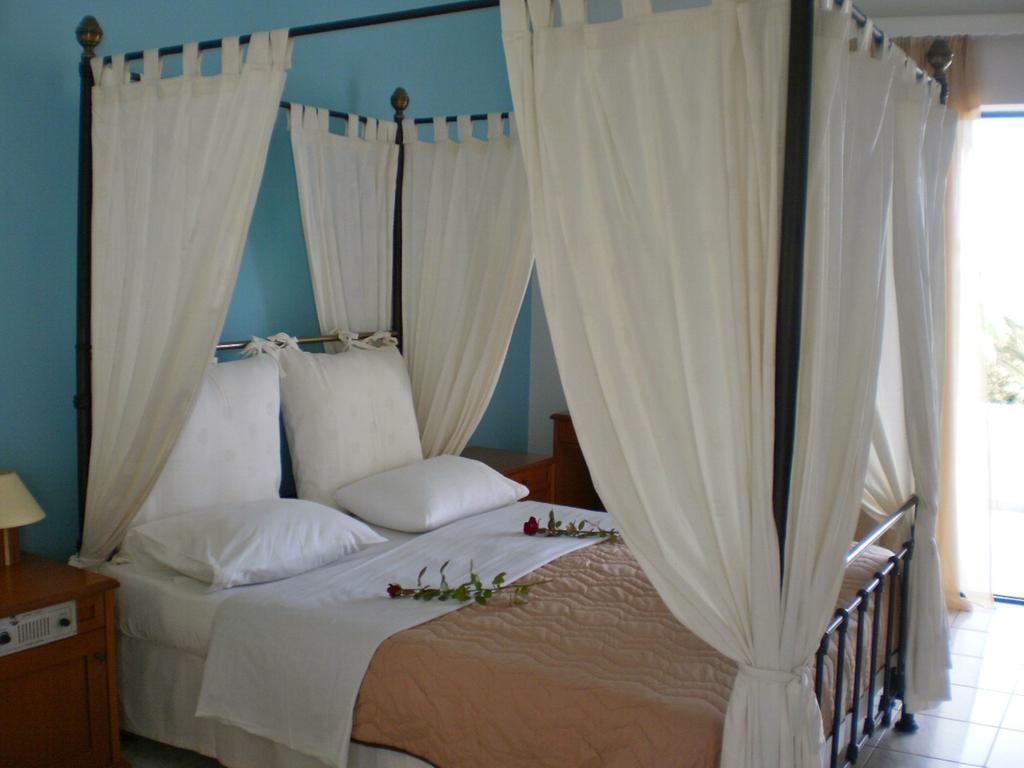 Hotel Oasis Kipariszía Kültér fotó