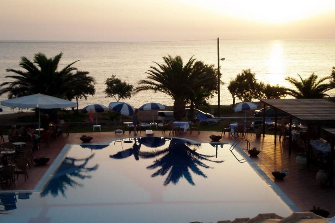 Hotel Oasis Kipariszía Kültér fotó